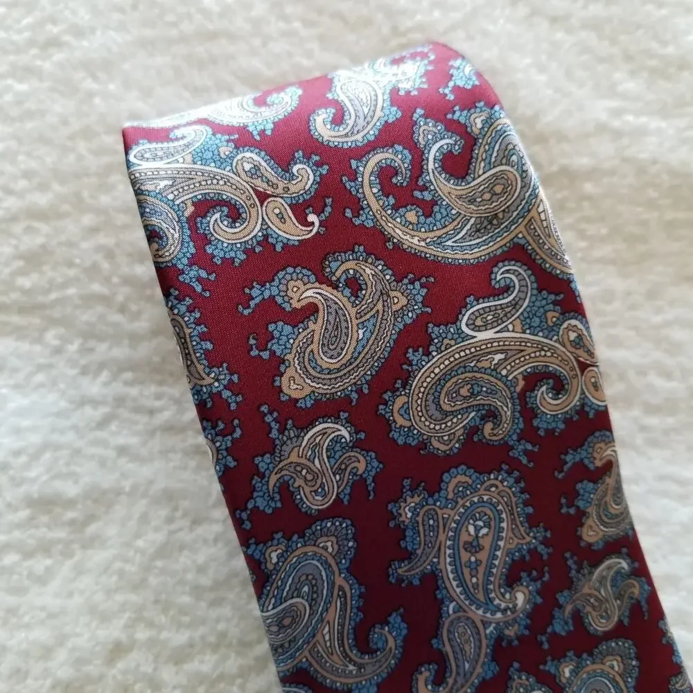 Etienne Aigner vintage 80s paisley mens tie necktie 58 inches Length x 3 Width